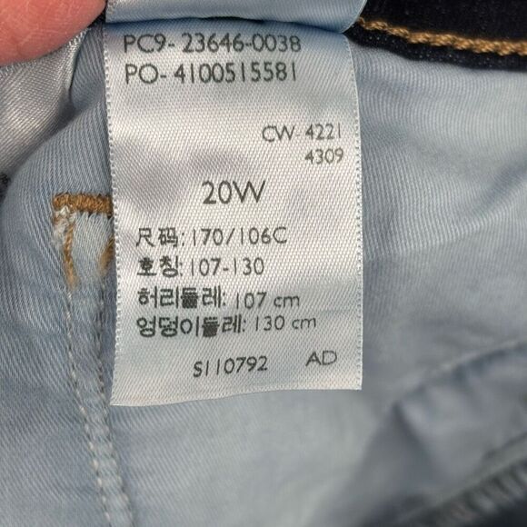 Levi’s Classic Bermuda Denim Shorts Cuffed Size 20W - Picture 4 of 6